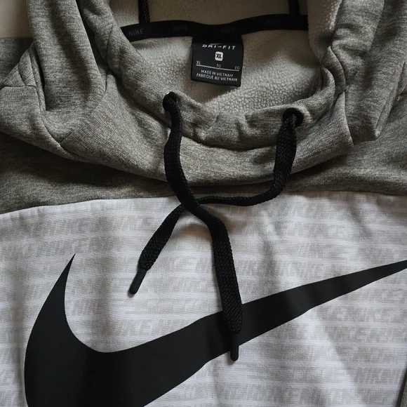 Nike sweatshirt - Picture 3 of 4